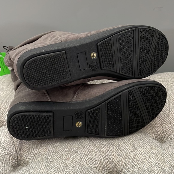 Women’s Boots - Picture 5 of 6